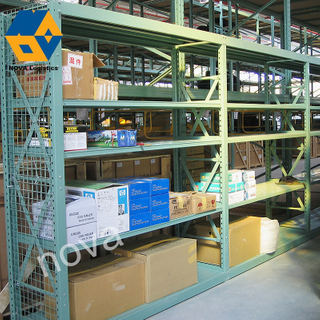 คลังสินค้า Q235B Steel Teardrop longspan Shelf Medium Duty Widespan Pallet Rack