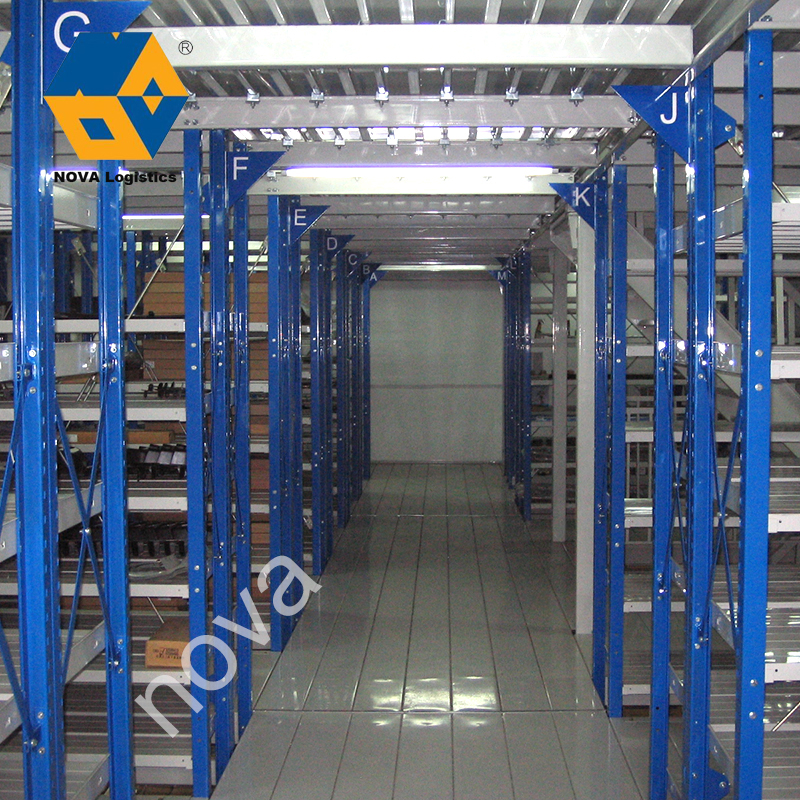 คลังสินค้า Q235B Steel Teardrop longspan Shelf Medium Duty Widespan Pallet Rack